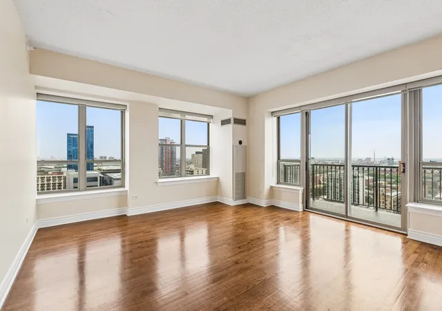 Listing Photo 4 - Condo for sale in building located at 1717 S Prairie Ave, Chicago, IL 60616 - Unit #2206