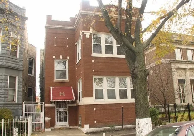 Homes for sale in Chicago, IL | 3949 W Monroe St, Chicago, IL 60624 | MLS# 12684224