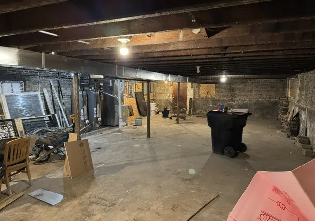 Homes for sale in Chicago, IL | 3949 W Monroe St, Chicago, IL 60624 | MLS# 12684224