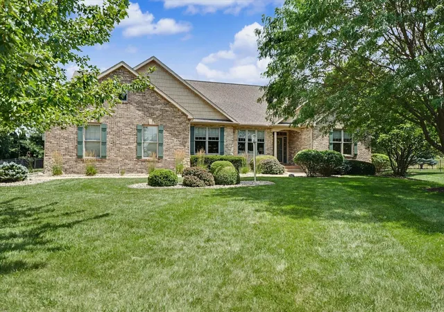Photo 1 of Single family home for sale at 4714 Chestnut Grv Dr, Champaign, IL 61822 | MLS# 12684232 | Listing updated on 2026-10-07