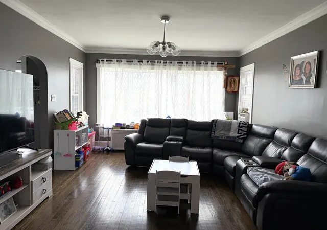 4th image of 5528 W Henderson St, Chicago, IL 60641 | MLS# 12684239
