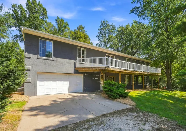 Photo 1 of Single family home for sale at 1713 Lindle Ave, Muscatine, IA 52761 | MLS# 12684240 | Listing updated on 2026-09-06
