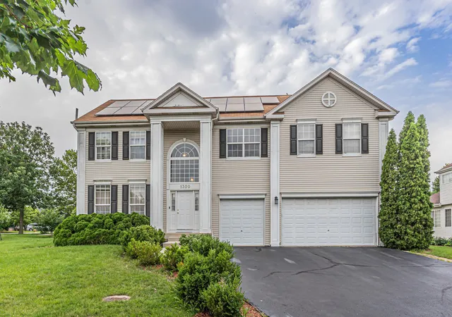 Homes for sale in Bolingbrook, IL | 1300 Palisades Dr, Bolingbrook, IL 60490 | MLS# 12684264