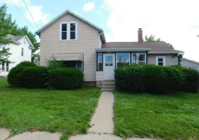 Homes for sale in Morrison, IL | 302 E Park St, Morrison, IL 61270 | MLS# 12684281