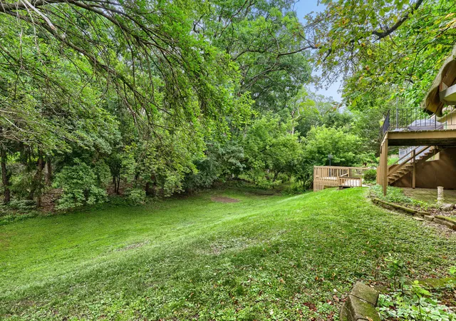 25th image of 823 Greenwood Ave, Carpentersville, IL 60110 | MLS# 12684282