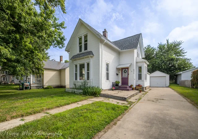 Homes for sale in Rock Falls, IL | 511 3rd Ave, Rock Falls, IL 61071 | MLS# 12684310