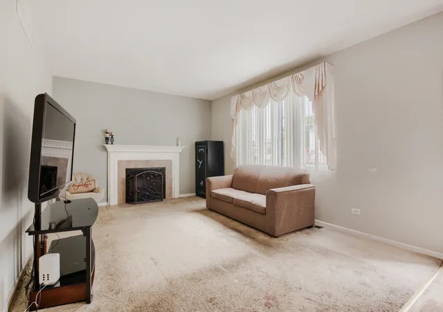 Photo 4 of Single family home for sale at 1607 Mountain Ridge Pass, Plainfield, IL 60586 | MLS# 12684328 | Listing updated on 2026-08-06