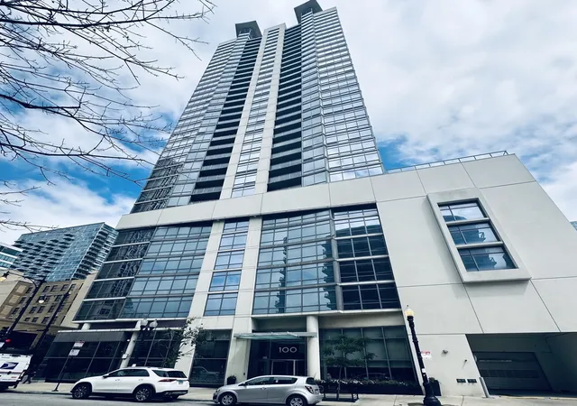 Homes for sale in Chicago, IL | 100 E 14Th St #2409, Chicago, IL 60605 | MLS# 12684368