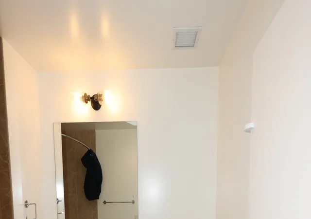 3rd image of 100 E 14Th St, Chicago, IL 60605