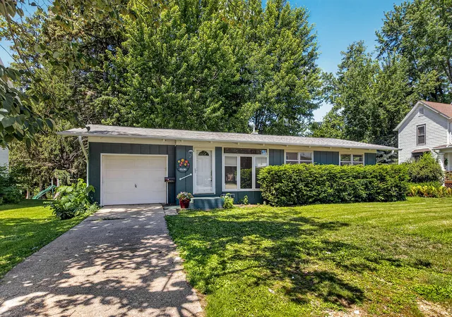 Homes for sale in Mount Morris, IL | 2 S Hannah Ave, Mount Morris, IL 61054 | MLS# 12684406