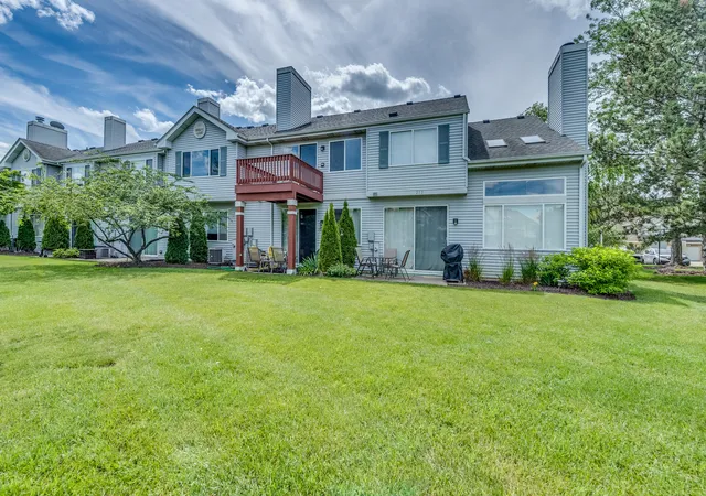 Homes for sale in Schaumburg, IL | 249 Sierra Pass Dr, Schaumburg, IL 60194 | MLS# 12684432