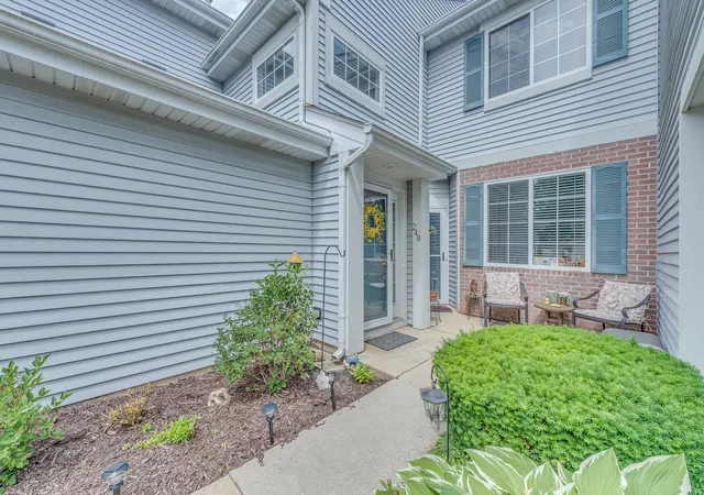 Homes for sale in Schaumburg, IL | 249 Sierra Pass Dr, Schaumburg, IL 60194 | MLS# 12684432