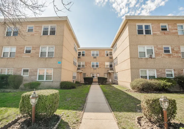 1st image of 4629 Main St #3A, Skokie, IL 60076 | MLS# 12684434
