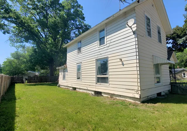 Homes for sale in Prophetstown, IL | 802 Locust St, Prophetstown, IL 61277 | MLS# 12684435