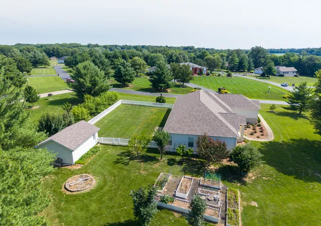Homes for sale in Mt Vernon, IL | 14205 N Mcraven Ln, Mt Vernon, IL 62864 | MLS# 12684437