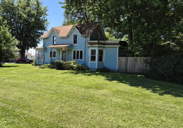Homes for sale in Aledo, IL | 409 Sw 8 St, Aledo, IL 61231 | MLS# 12684438