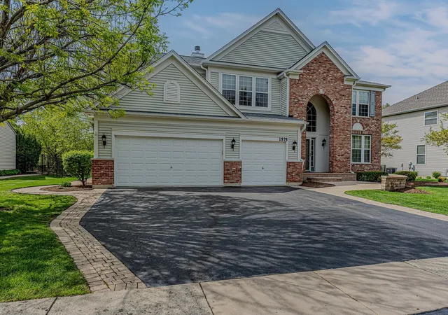 3rd image of 1575 Mcclellan Dr, Lindenhurst, IL 60046 | MLS# 12684445
