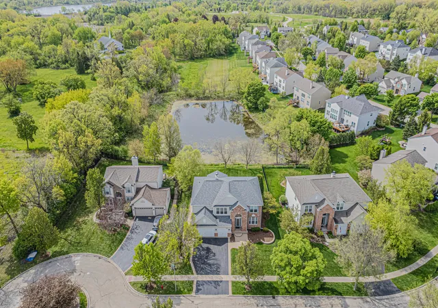 4th image of 1575 Mcclellan Dr, Lindenhurst, IL 60046 | MLS# 12684445