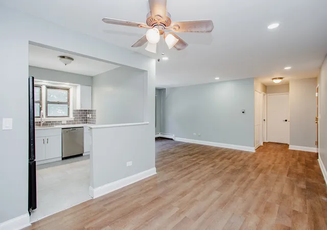 Listing Photo 3 - Condo for sale in building located at 500 Washington Blvd, Oak Park, IL 60302 - Unit #206