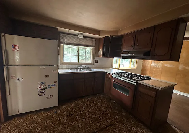 Photo 3 of Sale Pending at 721 Grace Ct, Schaumburg, IL 60193 | MLS# 12684450 | Listing updated on 2026-09-19