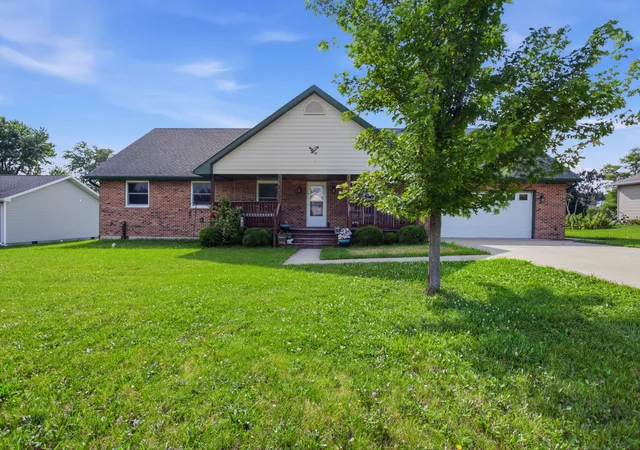 Photo 1 of Single family home for sale at 132 Mohawk Dr, Loda, IL 60948 | MLS# 12684457 | Listing updated on 2026-10-01