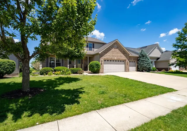 Homes for sale in Bloomington, IL | 3914 Brookline Ln, Bloomington, IL 61705 | MLS# 12684496