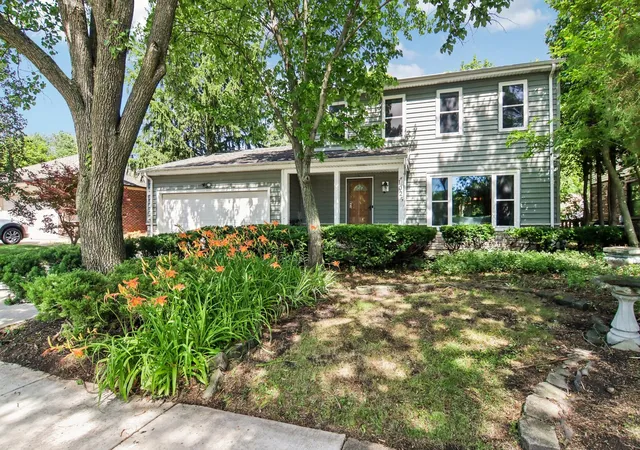 Homes for sale in Westmont, IL | 1025 Longford Dr, Westmont, IL 60559 | MLS# 12684502