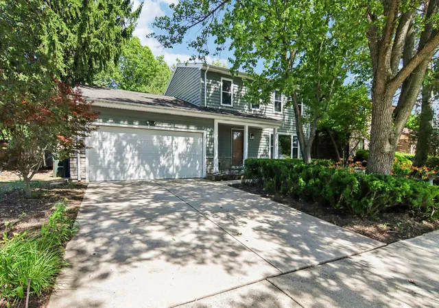 3rd image of 1025 Longford Dr, Westmont, IL 60559 | MLS# 12684502