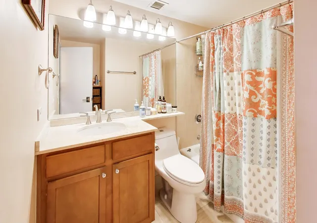 Homes for sale in Chicago, IL | 350 W Belden Avenue, Chicago, IL 60614 | Houzeo