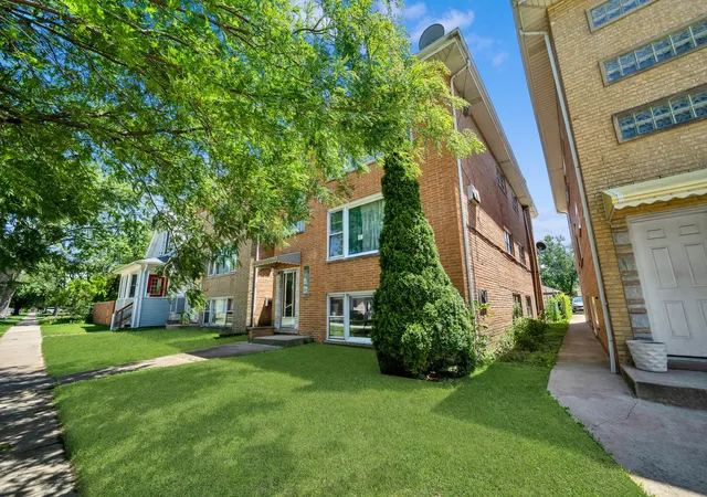 2nd image of 1917 High St, Blue Island, IL 60406 | MLS# 12684567