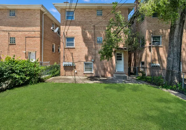 3rd image of 1917 High St, Blue Island, IL 60406 | MLS# 12684567