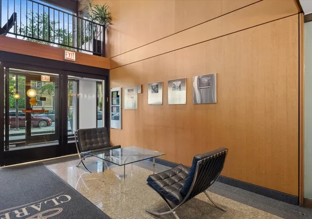 2nd image of 4343 N Clarendon Ave, Chicago, IL 60613
