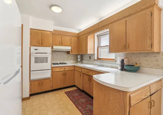 Photo 4 of Sale Pending at 4235 N Kedvale Ave #2B, Chicago, IL 60641 | MLS# 12684612 | Listing updated on 2026-09-19