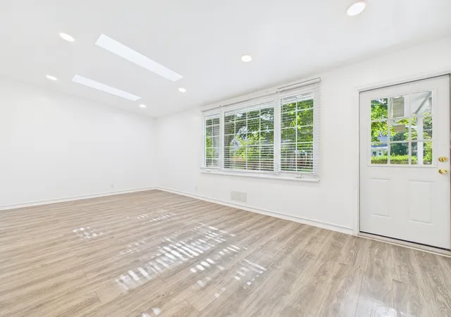 5th image of 530 S Dryden Pl, Arlington Heights, IL 60005 | MLS# 12684650