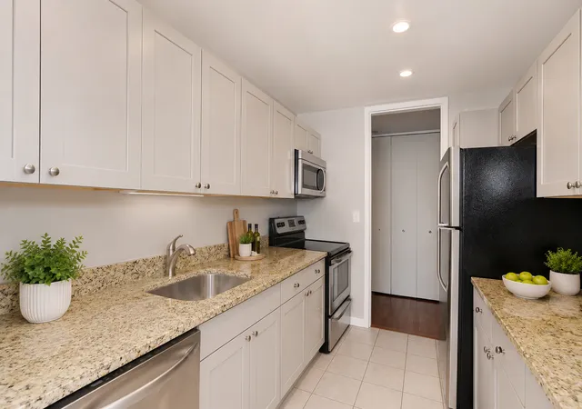 5th image of 655 W Irving Park Rd #4202, Chicago, IL 60613 | MLS# 12684677
