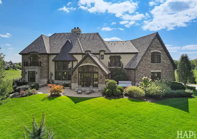 2nd image of 18 Enclave Ct, South Barrington, IL 60010 | MLS# 12684682