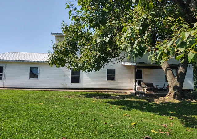 2nd image of 425 King Hill Ln, Vienna, IL 62995 | MLS# 12684710