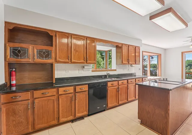 Homes for sale in Oakwood Hills, IL | 200 N Shore Dr, Oakwood Hills, IL 60013 | MLS# 12684728