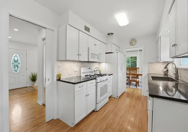5th image of 5 S Waterman Ave, Arlington Heights, IL 60004 | MLS# 12684742