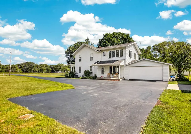 Homes for sale in Roscoe, IL | 9690 N 2Nd St, Roscoe, IL 61073 | MLS# 12684774