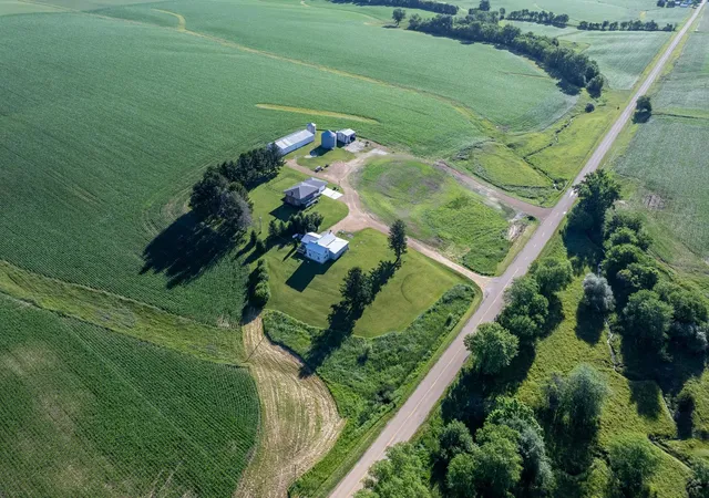 Homes for sale in Lanark, IL | 30319 Brookville A&B Rd, Lanark, IL 61046 | MLS# 12684792