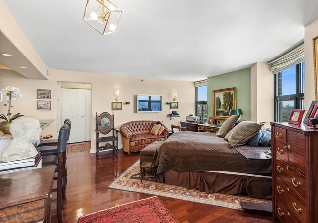 Photo 3 of Condo for sale at 3660 N Lake Shore Dr #2812, Chicago, IL 60613 | MLS# 12684797 | Listing updated on 2026-09-30