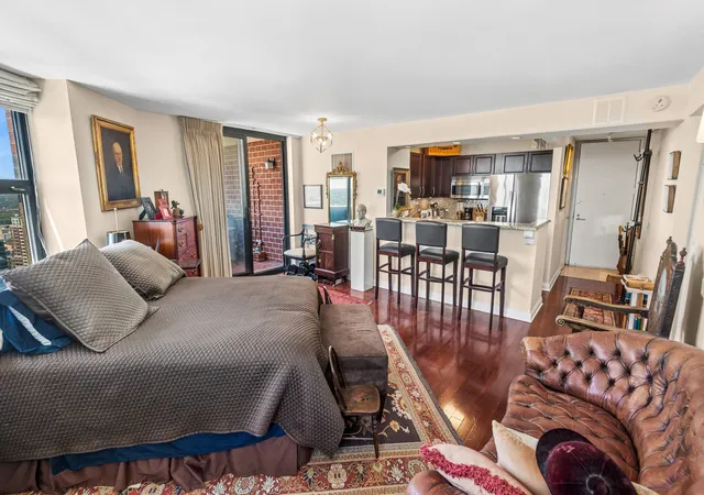 Photo 4 of Condo for sale at 3660 N Lake Shore Dr #2812, Chicago, IL 60613 | MLS# 12684797 | Listing updated on 2026-09-30