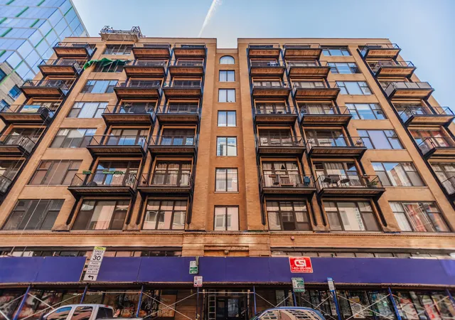Homes for sale in Chicago, IL | 625 W Jackson Blvd #212, Chicago, IL 60661 | MLS# 12684806