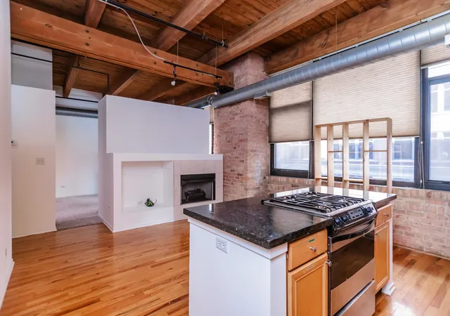 Homes for sale in Chicago, IL | 625 W Jackson Blvd #212, Chicago, IL 60661 | MLS# 12684806