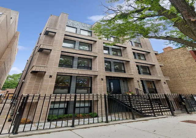 Homes for sale in Chicago, IL | 1646 N Orch St, Chicago, IL 60614