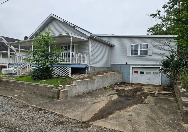 2nd image of 1415 S Washington St, Harrisburg, IL 62946 | MLS# 12684877