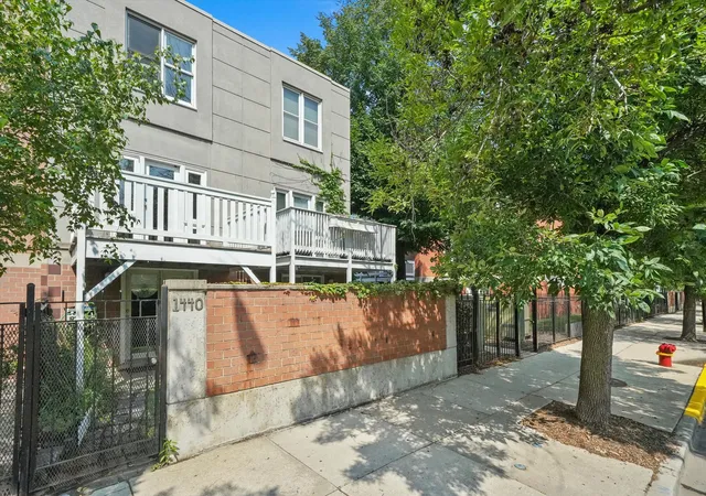 Homes for sale in Chicago, IL | 1440 S State St, Chicago, IL 60605 | MLS# 12684879