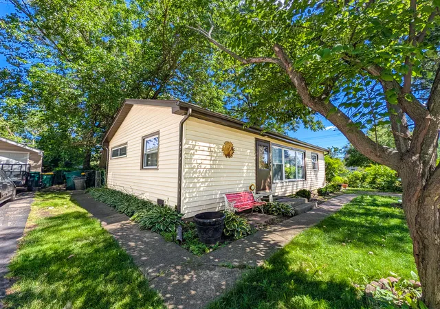 Homes for sale in Wheeling, IL | 291 3Rd St, Wheeling, IL 60090 | MLS# 12684900