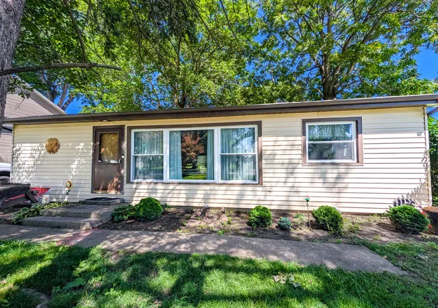 Homes for sale in Wheeling, IL | 291 3Rd St, Wheeling, IL 60090 | MLS# 12684900